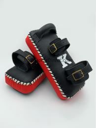 The K キングスポーツ キックミット K-Kick Pads-Double Strap ダブルストラップ ブラック/レッド